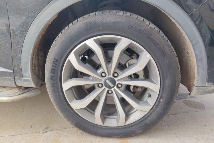 Used Wey VV6 2018 2.0T Two-Wheel-Drive Ultra-Luxury Version China V Standard Right Front Wheel Hub