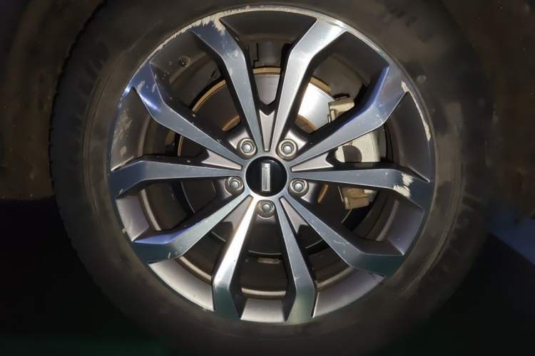 Used Wey VV6 2018 2.0T Two-Wheel Drive Flagship Version China V Standard Right Front Wheel Hub