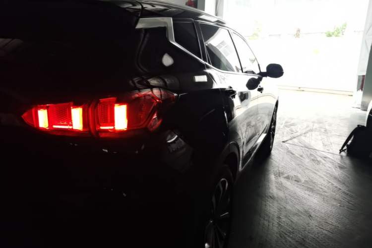 Used Wey VV6 2018 2.0T Two-Wheel Drive Flagship Version China V Standard Right Rear Taillight
