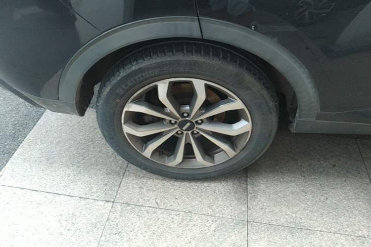 Used Wey VV6 2018 2.0T Two-Wheel-Drive Ultra-Luxury Version China V Standard Right Rear Wheel Hub