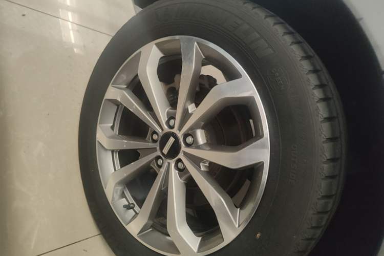 Used Wey VV6 2018 2.0T Two-Wheel-Drive Ultra-Luxury Version China V Standard Right Rear Wheel Hub