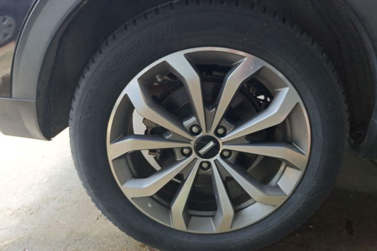 Used Wey VV6 2018 2.0T Two-Wheel Drive Flagship Version China V Standard Right Rear Wheel Hub