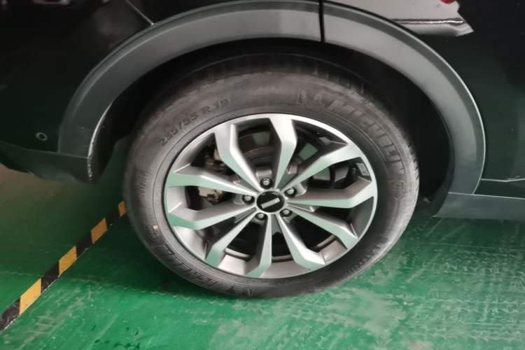 Used Wey VV6 2018 2.0T Two-Wheel Drive Flagship Version China V Standard Right Rear Wheel Hub