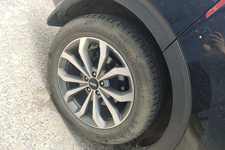 Used Wey VV6 2018 2.0T Two-Wheel-Drive Ultra-Luxury Version China V Standard Right Rear Wheel Hub