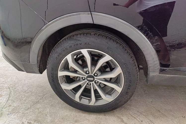 Used Wey VV6 2018 2.0T Two-Wheel-Drive Ultra-Luxury Version China V Standard Right Rear Wheel Hub