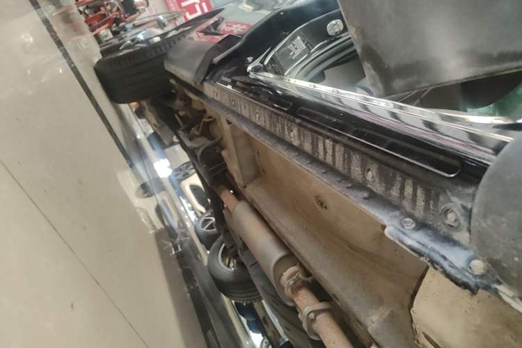 Used Wey VV6 2018 2.0T Two-Wheel-Drive Ultra-Luxury Version China V Standard Right Side Sill