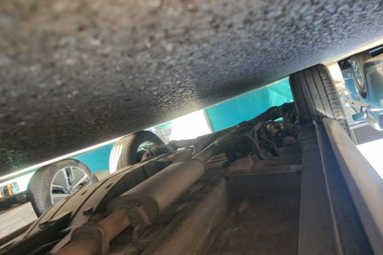 Used Wey VV6 2018 2.0T Two-Wheel-Drive Ultra-Luxury Version China V Standard Right Side Sill