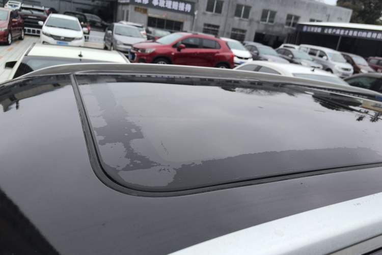 Used Wey VV6 2018 2.0T Two-Wheel-Drive Ultra-Luxury Version China V Standard Roof