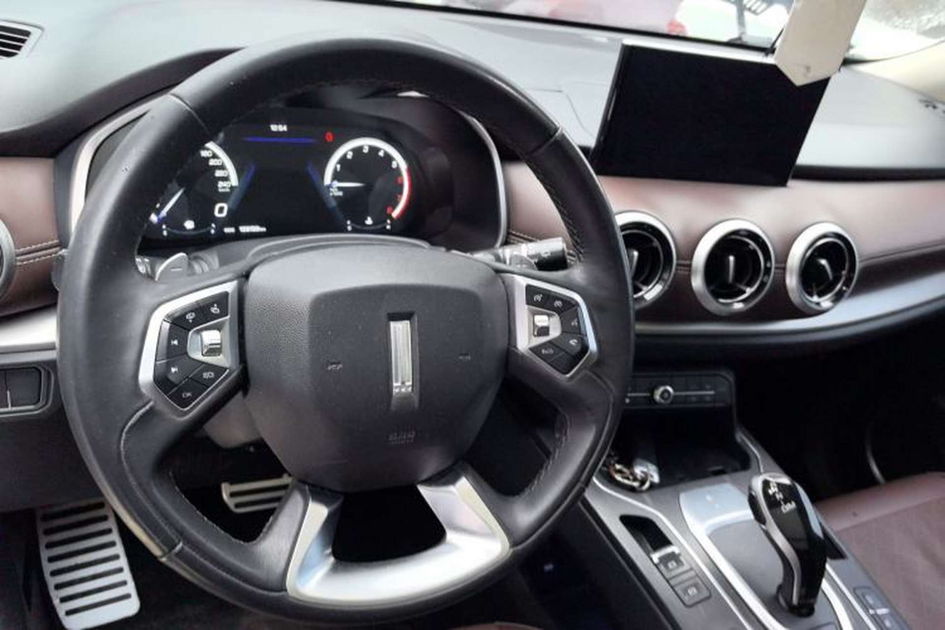 Used Wey VV6 2018 2.0T Two-Wheel-Drive Ultra-Luxury Version China V Standard Steering Wheel