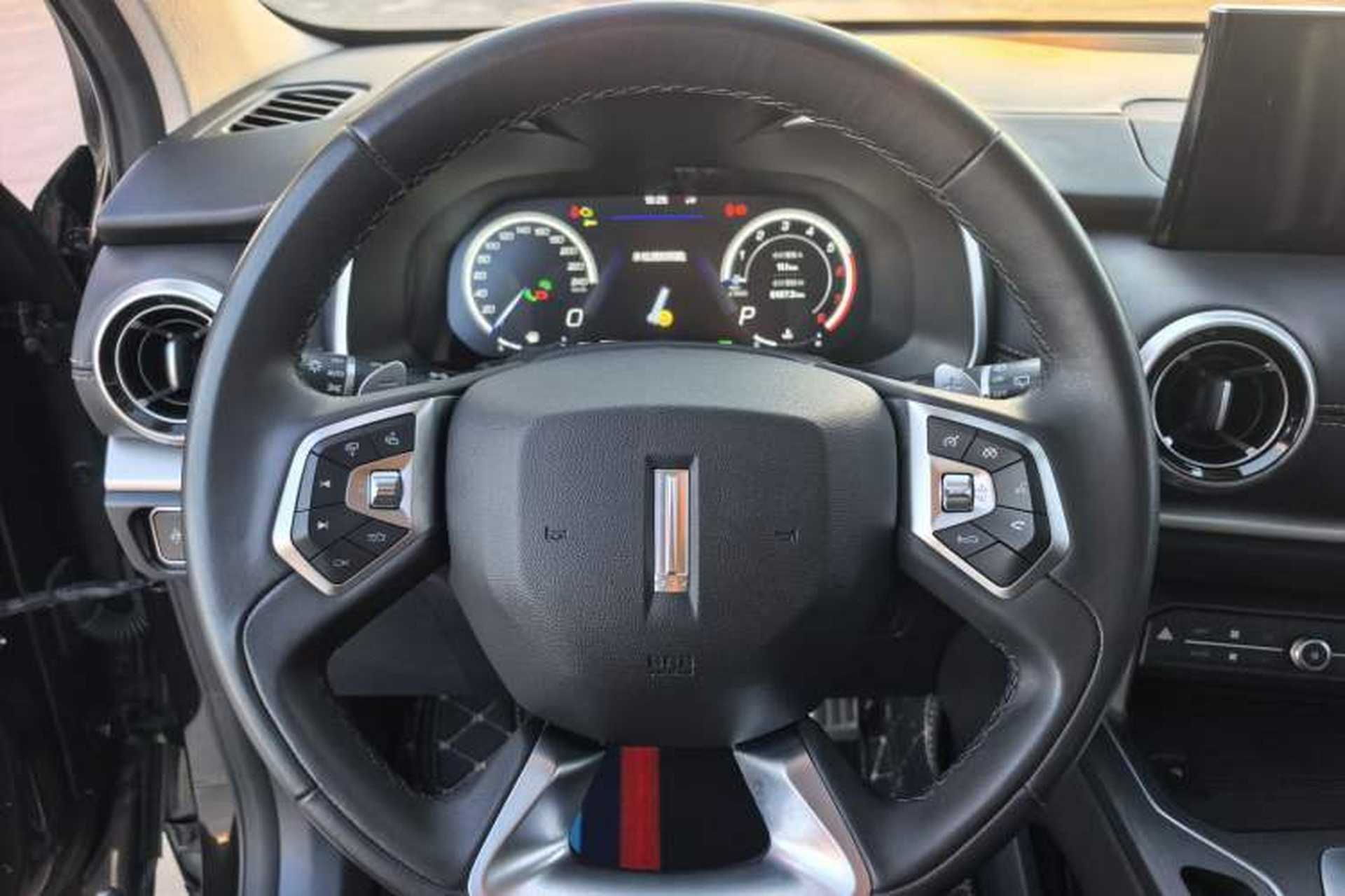 Used Wey VV6 2018 2.0T Two-Wheel-Drive Ultra-Luxury Version China V Standard Steering Wheel