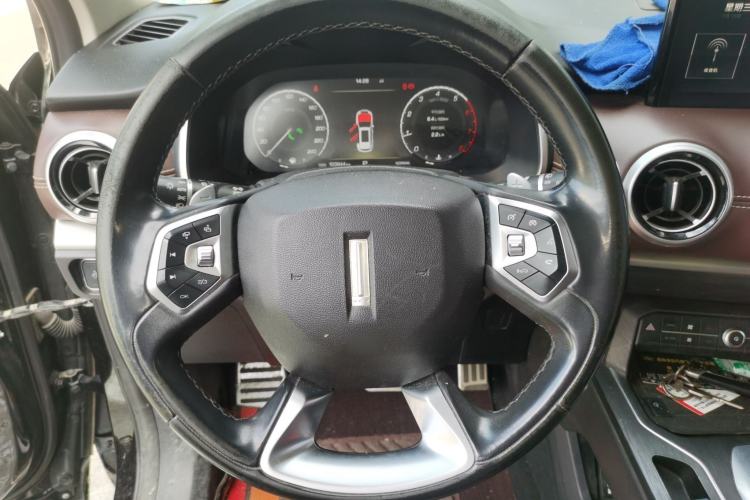 Used Wey VV6 2018 2.0T Two-Wheel-Drive Ultra-Luxury Version China V Standard Steering Wheel