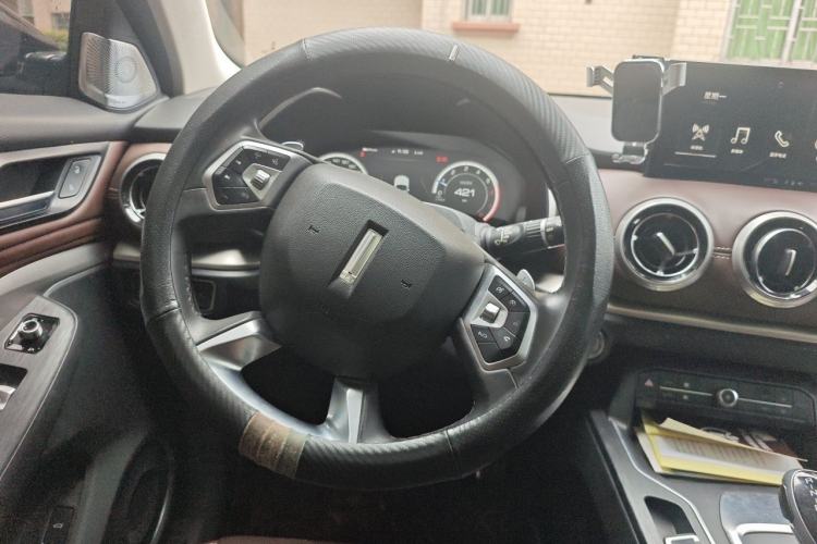 Used Wey VV6 2018 2.0T Two-Wheel-Drive Ultra-Luxury Version China V Standard Steering Wheel