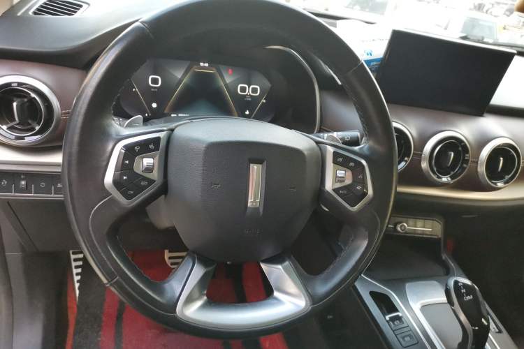 Used Wey VV6 2018 2.0T Two-Wheel-Drive Ultra-Luxury Version China V Standard Steering Wheel