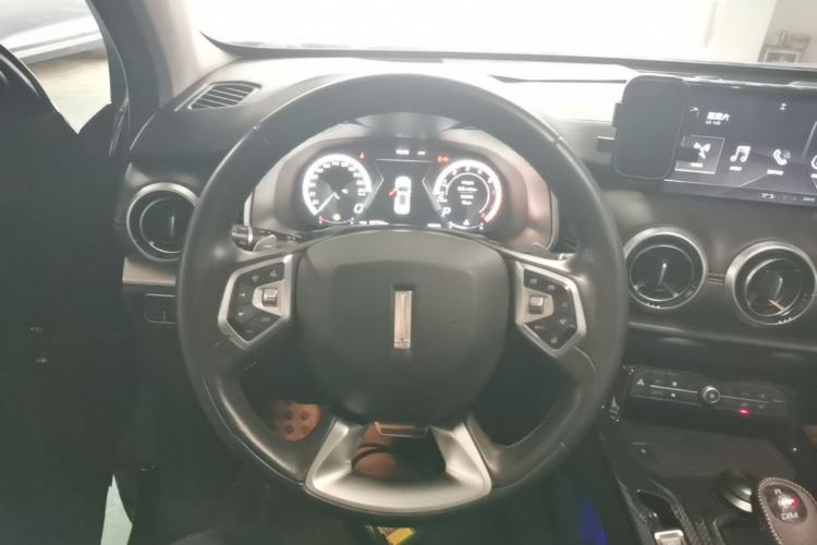 Used Wey VV6 2018 2.0T Two-Wheel Drive Flagship Version China V Standard Steering Wheel