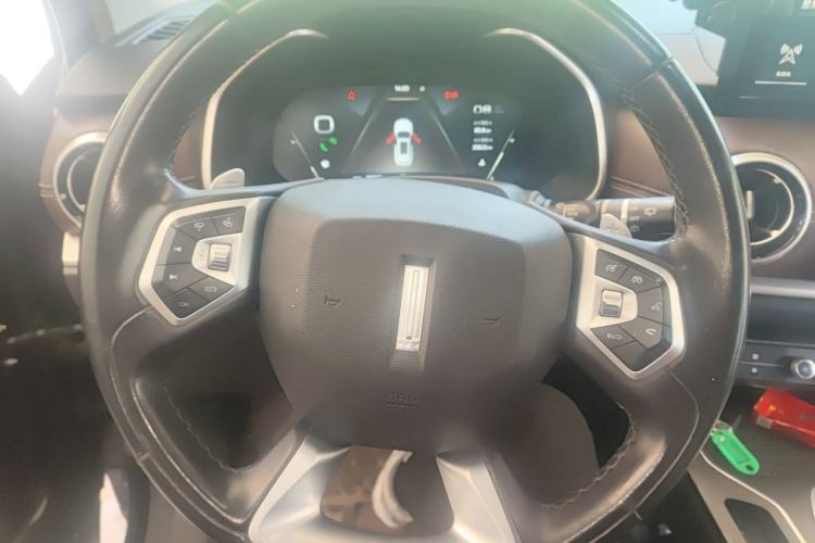 Used Wey VV6 2018 2.0T Two-Wheel-Drive Ultra-Luxury Version China V Standard Steering Wheel