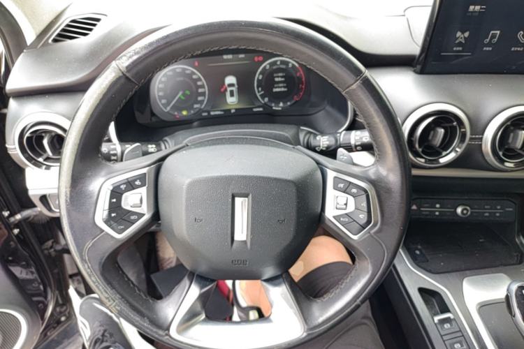 Used Wey VV6 2018 2.0T Two-Wheel-Drive Ultra-Luxury Version China V Standard Steering Wheel