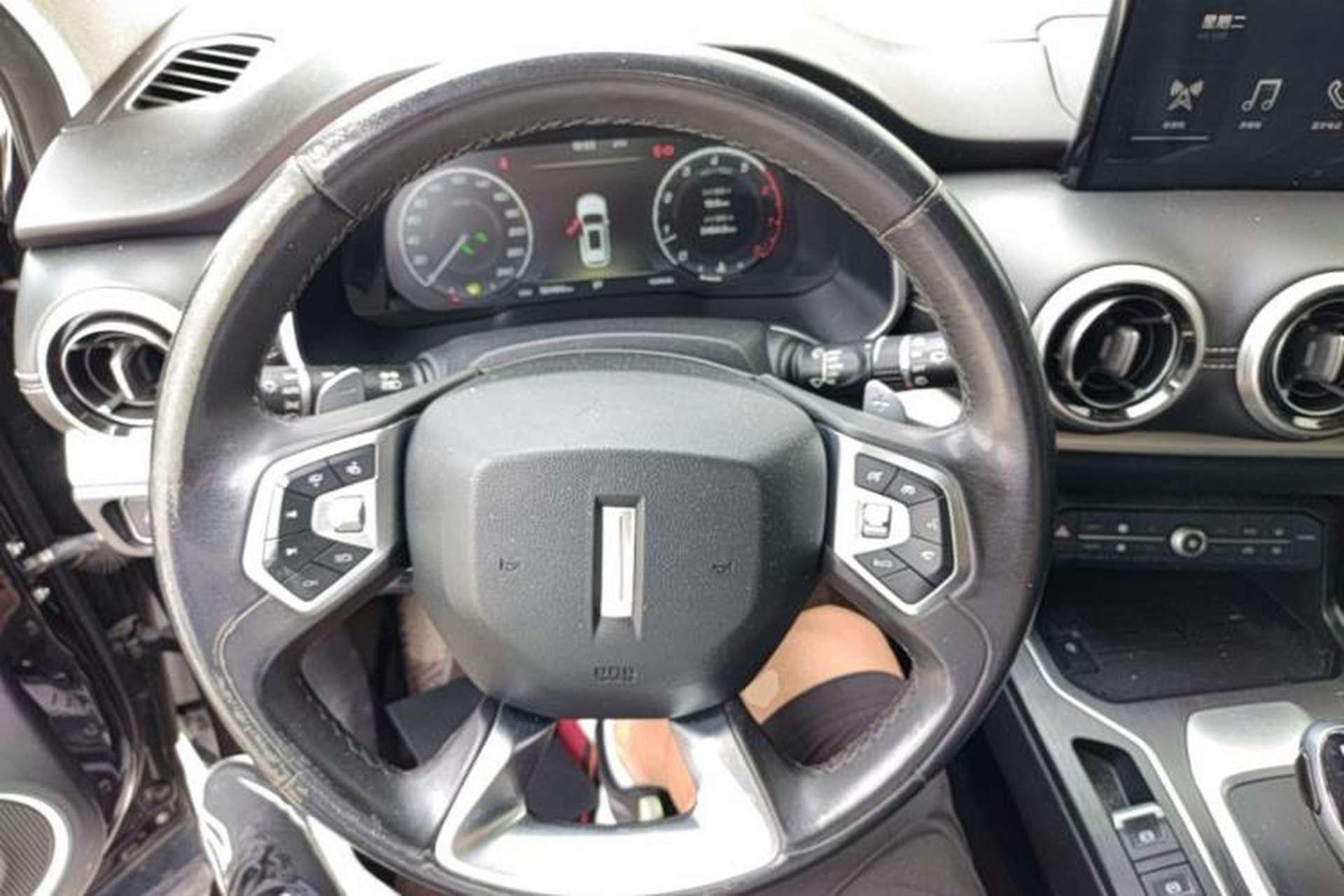 Used Wey VV6 2018 2.0T Two-Wheel-Drive Ultra-Luxury Version China V Standard Steering Wheel