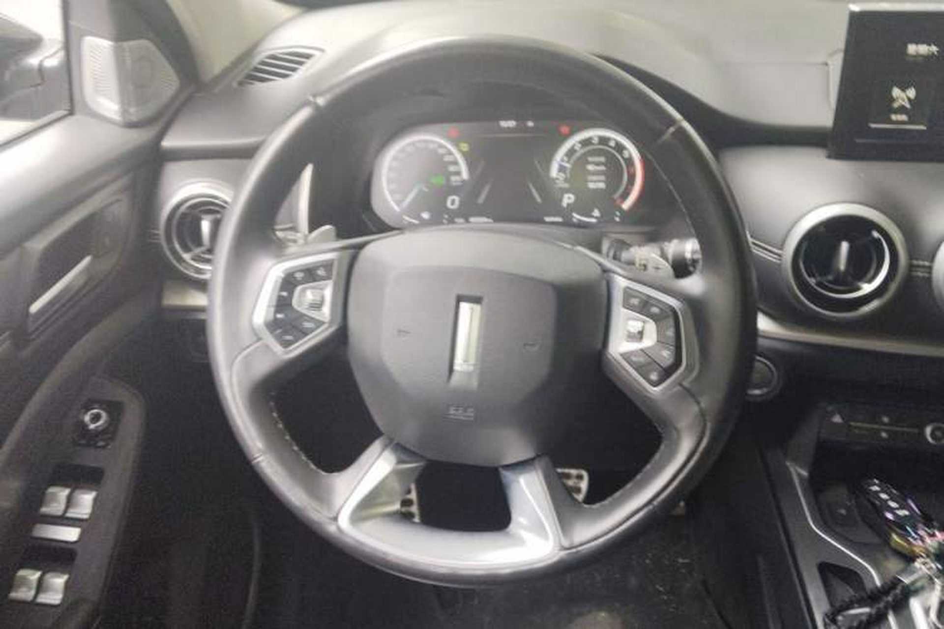 Used Wey VV6 2018 2.0T Two-Wheel Drive Flagship Version China V Standard Steering Wheel