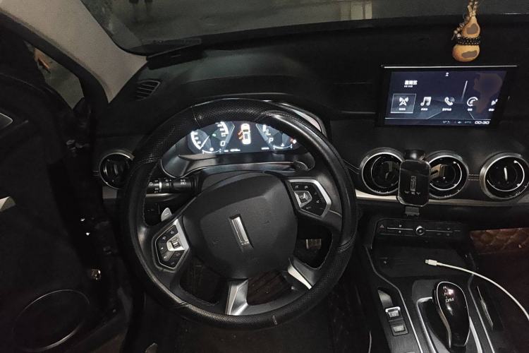 Used Wey VV6 2018 2.0T Two-Wheel-Drive Ultra-Luxury Version China V Standard Steering Wheel