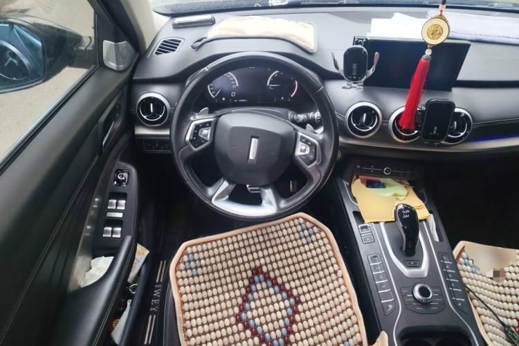 Used Wey VV6 2018 2.0T Two-Wheel-Drive Ultra-Luxury Version China V Standard Steering Wheel