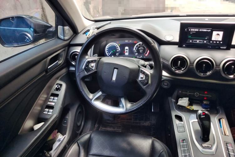 Used Wey VV6 2018 2.0T Two-Wheel-Drive Ultra-Luxury Version China V Standard Steering Wheel