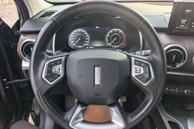 Used Wey VV6 2018 2.0T Two-Wheel-Drive Ultra-Luxury Version China V Standard Steering Wheel