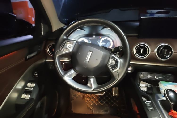 Used Wey VV6 2018 2.0T Two-Wheel Drive Flagship Version China V Standard Steering Wheel