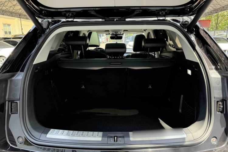 Used Wey VV6 2018 2.0T Two-Wheel-Drive Ultra-Luxury Version China V Standard Trunk