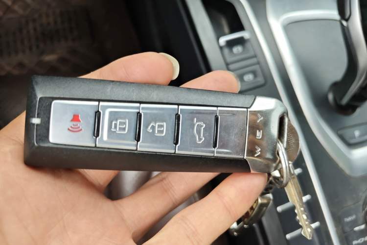 Used Wey VV6 2018 2.0T Two-Wheel Drive Flagship Version China V Standard Vehicle Key
