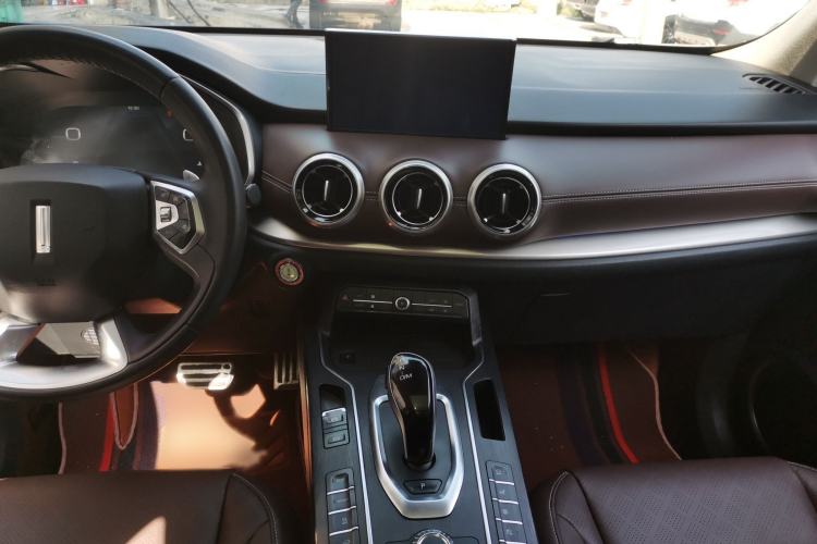 Used Wey VV6 2018 2.0T Two-Wheel-Drive Ultra-Luxury Version China V Standard Audio And AC Panel
