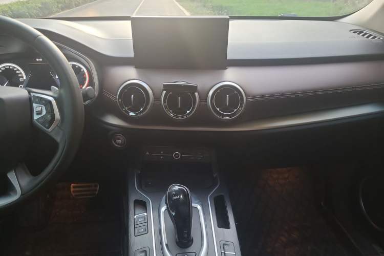 Used Wey VV6 2018 2.0T Two-Wheel Drive Flagship Version China V Standard Audio And AC Panel