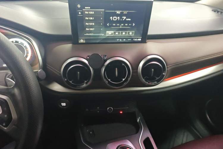 Used Wey VV6 2018 2.0T Two-Wheel Drive Flagship Version China V Standard Audio And AC Panel