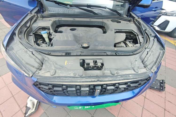 Used Wey VV6 2018 2.0T Four-Wheel Drive Flagship Version China V Standard Engine Bay