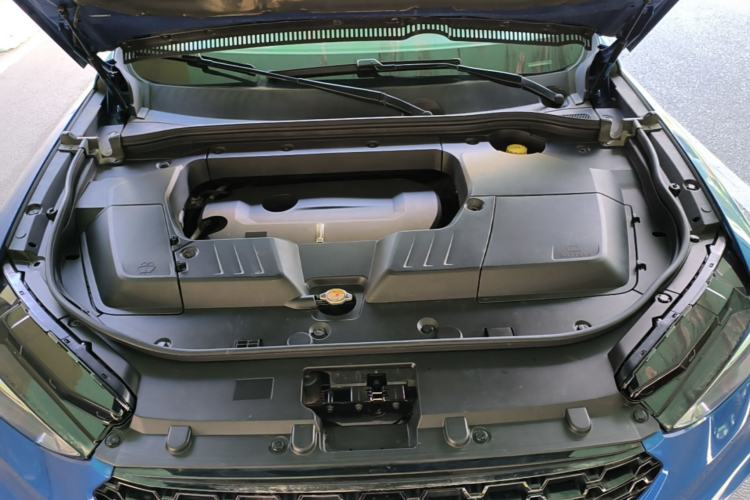Used Wey VV6 2018 2.0T Two-Wheel Drive Flagship Version China V Standard Engine Bay