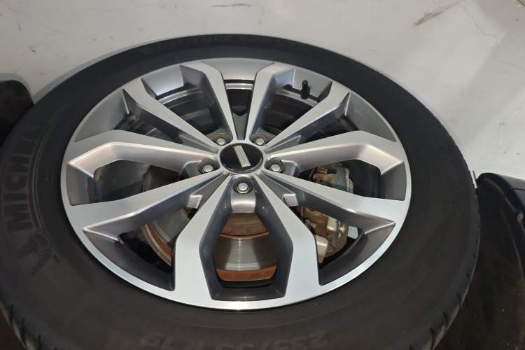 Used Wey VV6 2018 2.0T Two-Wheel Drive Flagship Version China V Standard Exterior 4