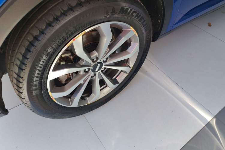Used Wey VV6 2018 2.0T Four-Wheel Drive Flagship Version China V Standard Exterior 7