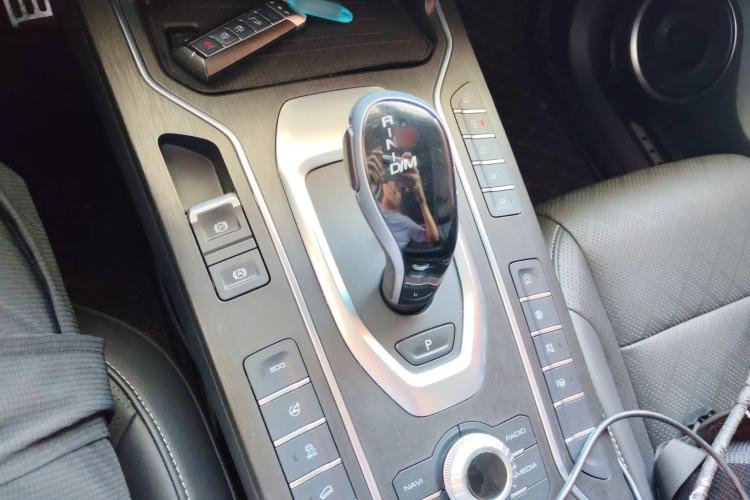 Used Wey VV6 2018 2.0T Four-Wheel Drive Flagship Version China V Standard Gear Lever
