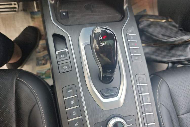 Used Wey VV6 2018 2.0T Four-Wheel Drive Flagship Version China V Standard Gear Lever