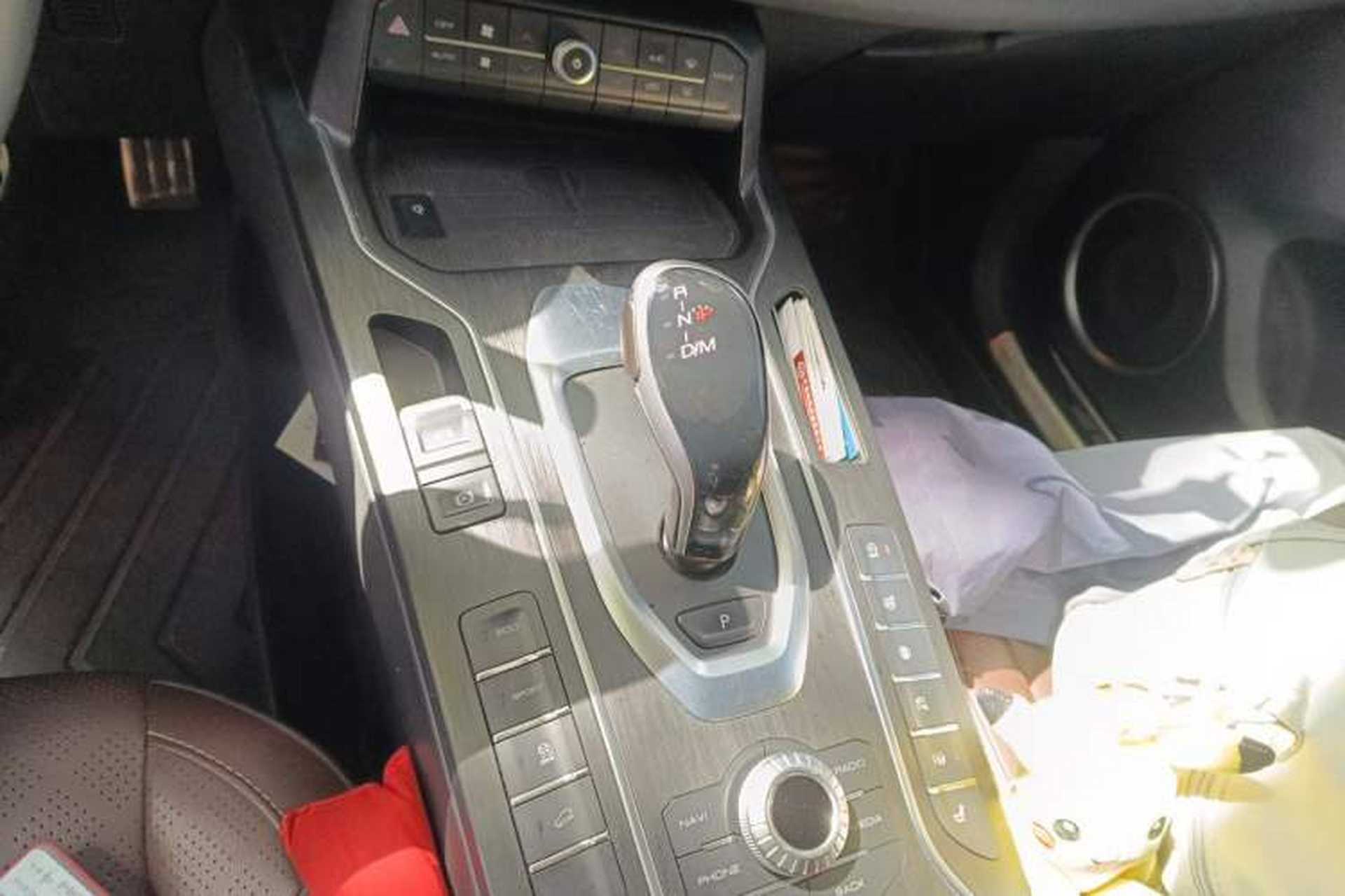 Used Wey VV6 2018 2.0T Two-Wheel Drive Flagship Version China V Standard Gear Lever