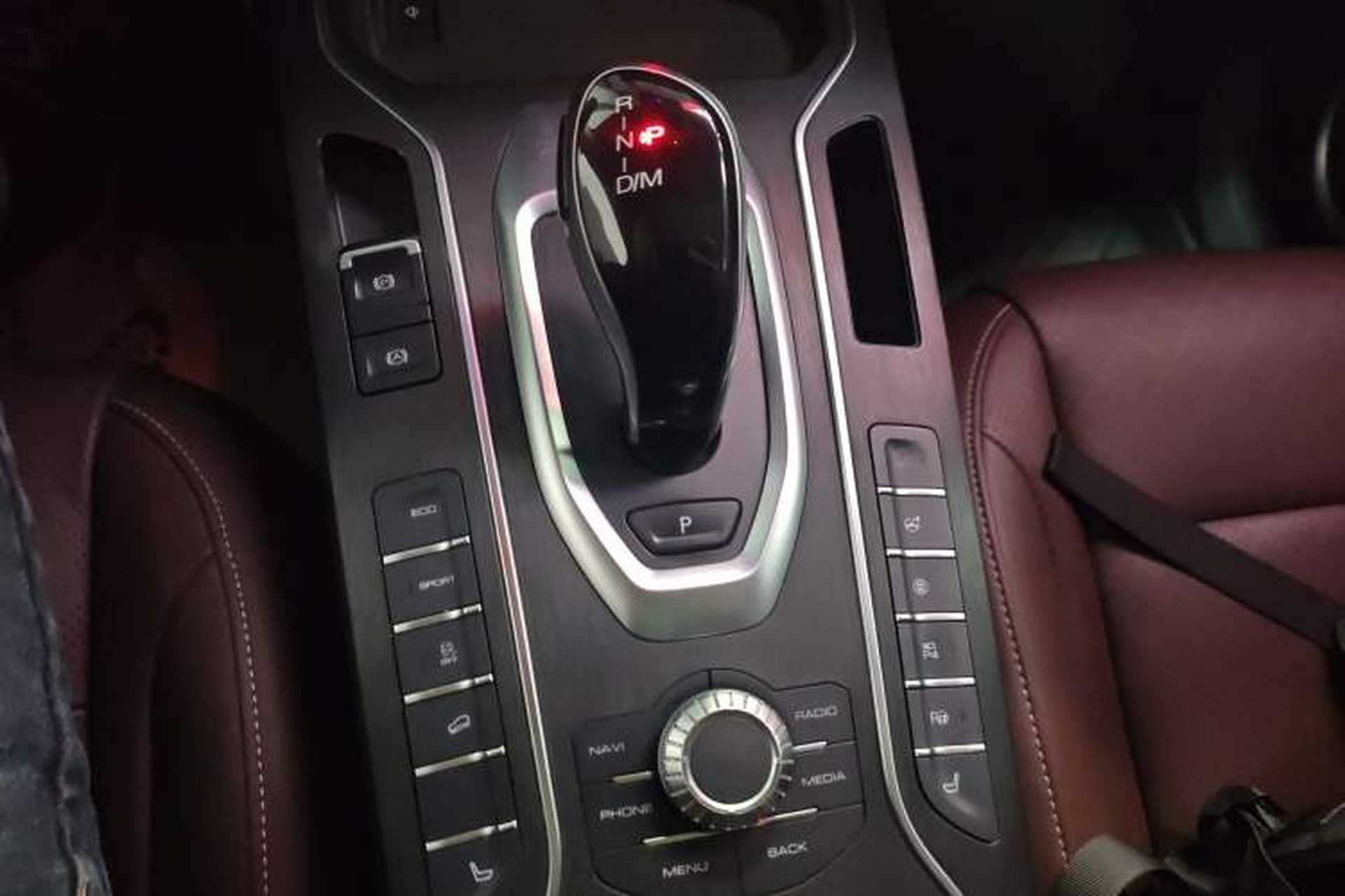 Used Wey VV6 2018 2.0T Two-Wheel Drive Flagship Version China V Standard Gear Lever