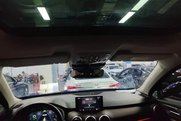 Used Wey VV6 2018 2.0T Two-Wheel-Drive Ultra-Luxury Version China V Standard Headliner