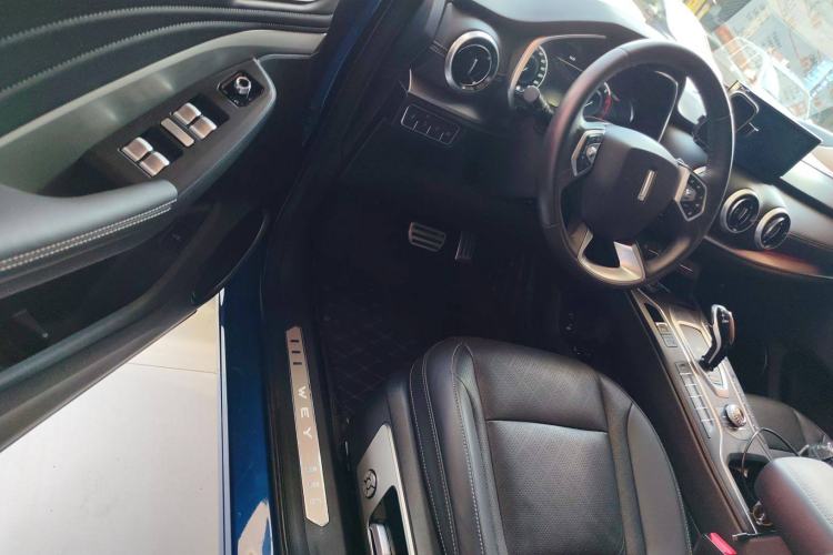 Used Wey VV6 2018 2.0T Four-Wheel Drive Flagship Version China V Standard Interior 3