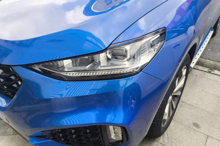 Used Wey VV6 2018 2.0T Two-Wheel-Drive Ultra-Luxury Version China V Standard Left Front Headlight