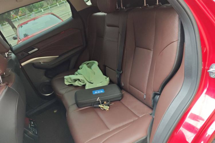 Used Wey VV6 2018 2.0T Two-Wheel-Drive Ultra-Luxury Version China V Standard Left Rear Seat