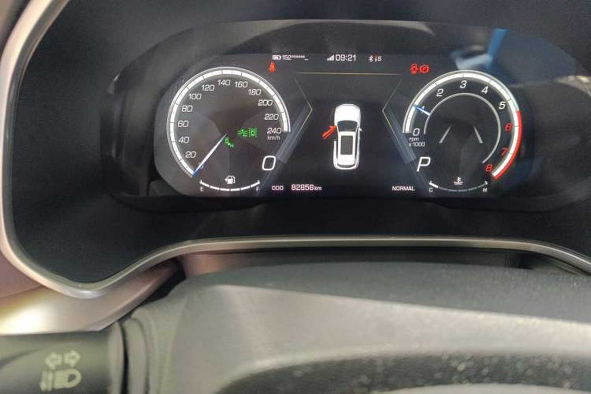 Used Wey VV6 2018 2.0T Two-Wheel Drive Flagship Version China V Standard Odometer Close Up