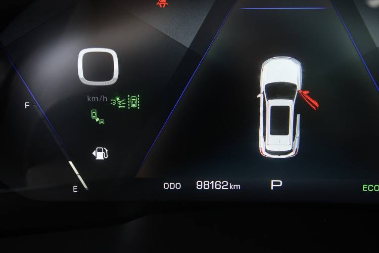 Used Wey VV6 2018 2.0T Two-Wheel-Drive Ultra-Luxury Version China V Standard Odometer Close Up