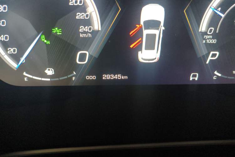 Used Wey VV6 2018 2.0T Four-Wheel Drive Flagship Version China V Standard Odometer Close Up