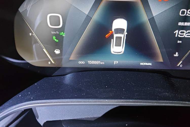 Used Wey VV6 2018 2.0T Two-Wheel Drive Flagship Version China V Standard Odometer Close Up
