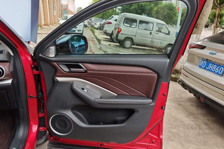 Used Wey VV6 2018 2.0T Two-Wheel-Drive Ultra-Luxury Version China V Standard Right Front Door Interior
