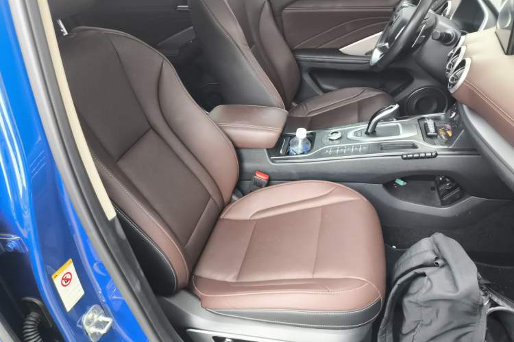 Used Wey VV6 2018 2.0T Two-Wheel-Drive Ultra-Luxury Version China V Standard Right Front Seat